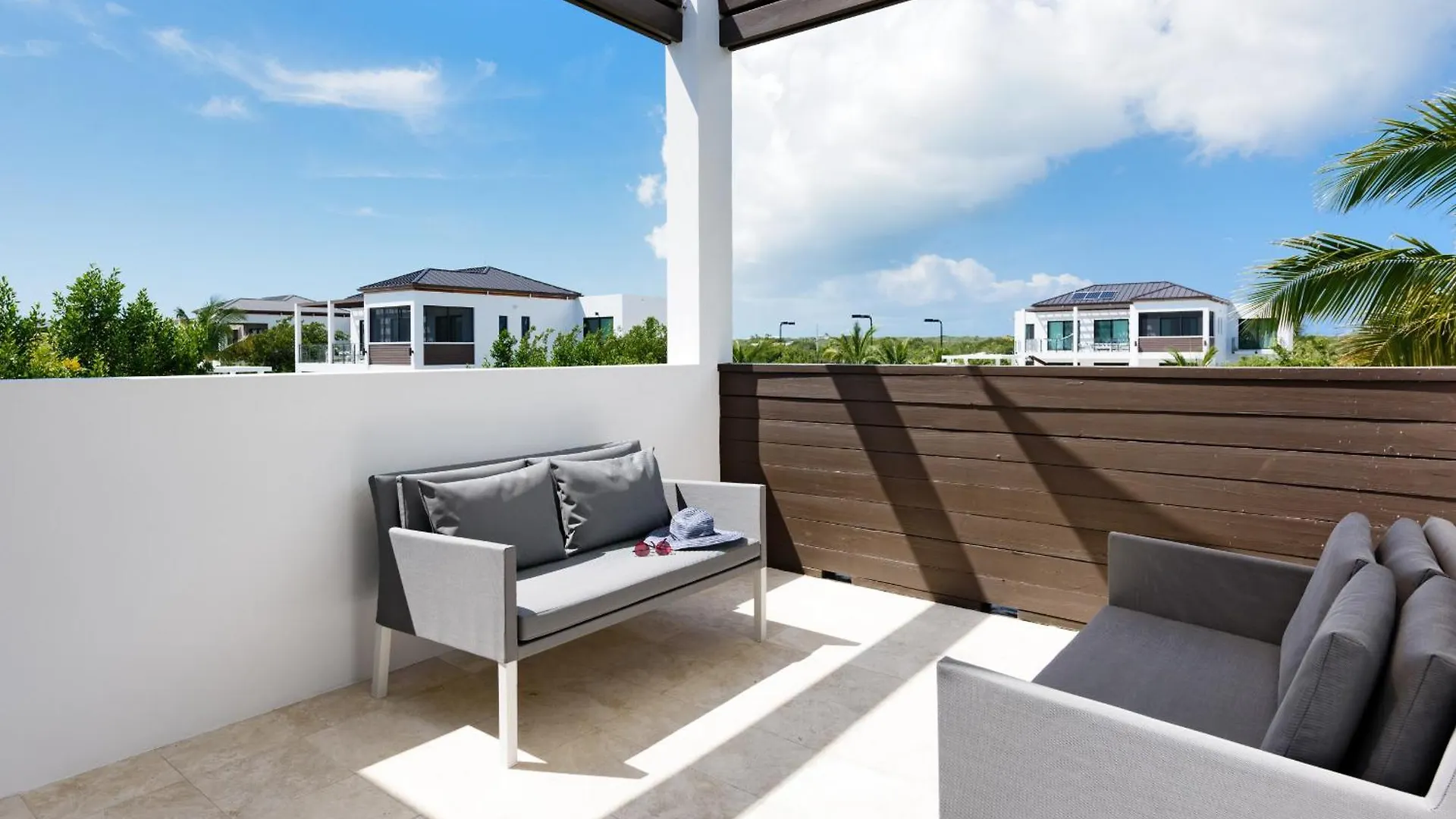 Alize Villa - 4 Bedroom Ocean View Long Bay Turks And Caicos Islands