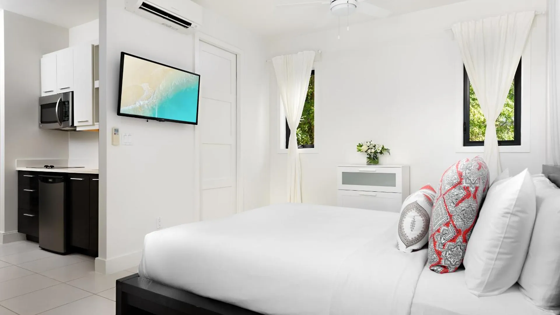 Alize Villa - 4 Bedroom Ocean View Long Bay